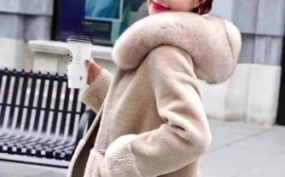 爱时尚女装内标没有标羊绒大衣,服务员说是羊绒大衣