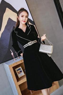 小个子如何搭配黑色收腰长款?-第1张图片-ZBLOG