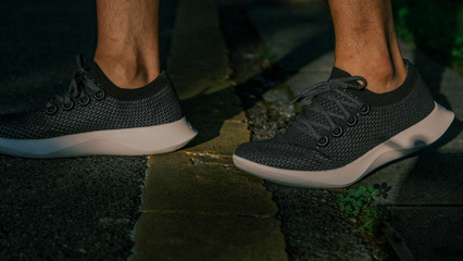 通勤穿什么跑鞋最舒服?要轻便透气还耐穿的-第1张图片-ZBLOG 通勤穿什么跑鞋最舒服?要轻便透气还耐穿的-第1张图片-ZBLOG