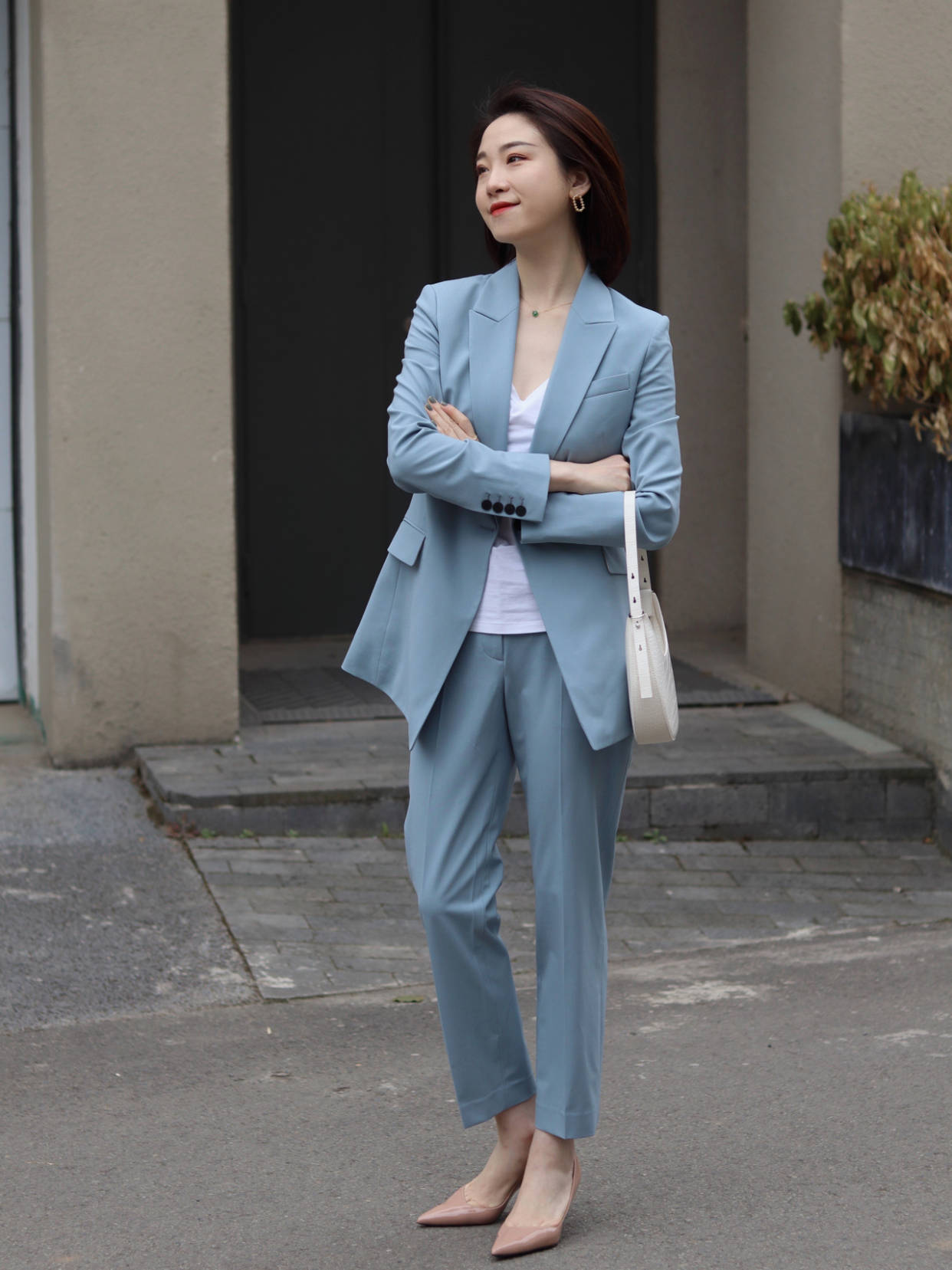 职场通勤穿搭-第1张图片-ZBLOG 职场通勤穿搭-第1张图片-ZBLOG